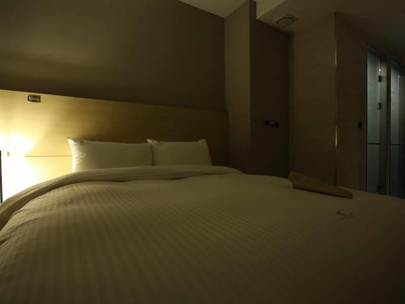 Suwon Top Cloud Hotel Exterior foto
